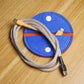 Wasserhahn recable USB-Ladekabel mit iPhone Adapter und Mantel aus Flachs in Kabelorganizer