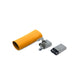 Ein Schrumpfschlauch in der Farbe orange und Metallteile für den USB C Anschluss